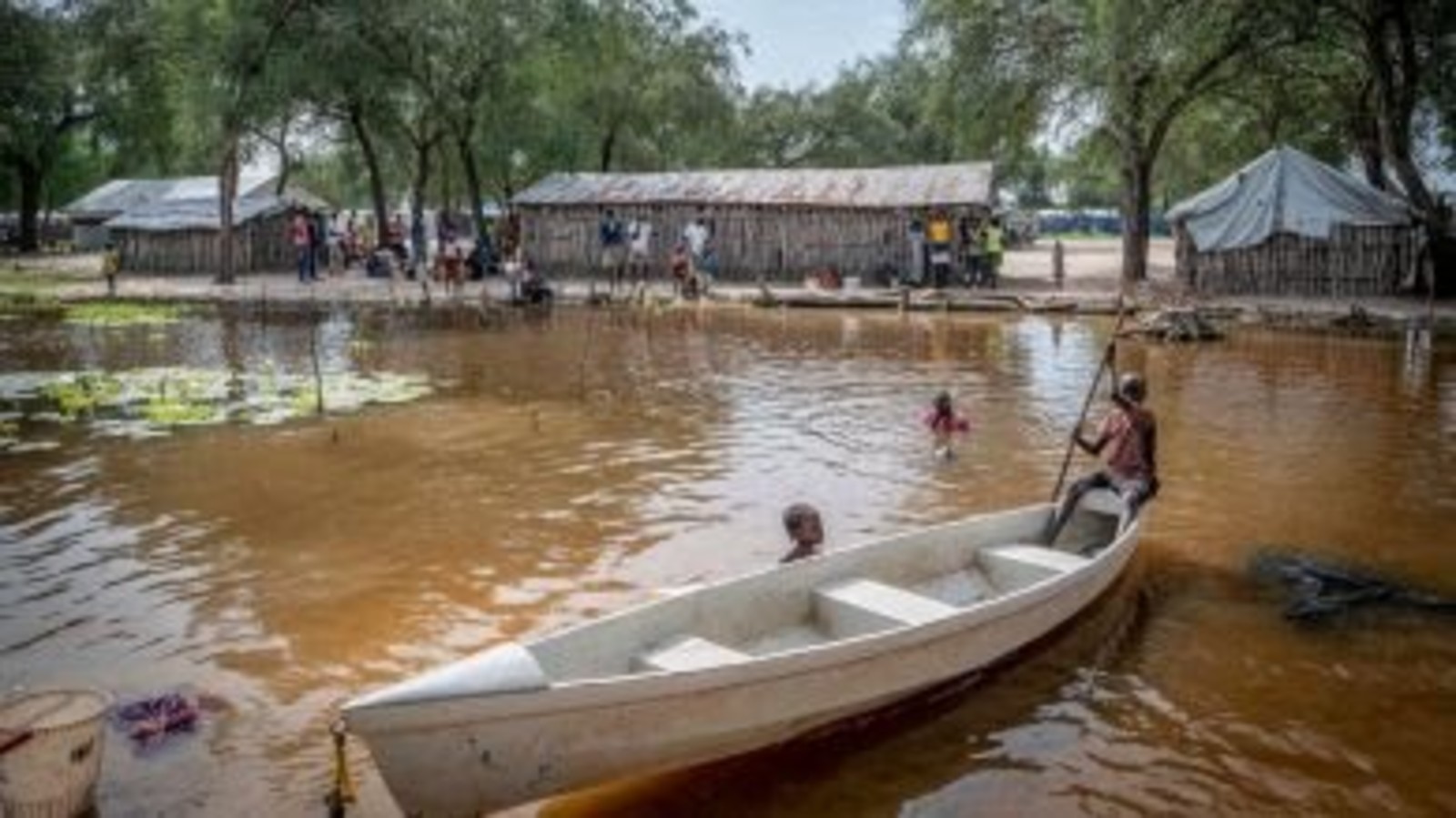 Thousands in South Sudan Survive on the Edge of a Canal as Flooding Becomes Annual Crisis